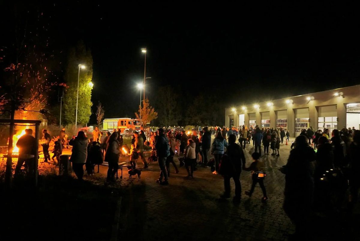 Laternenumzug an der Feuerwache Lehrte
